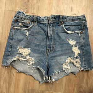 Abercrombie & Fitch high-rise mom shorts destroyed size 29